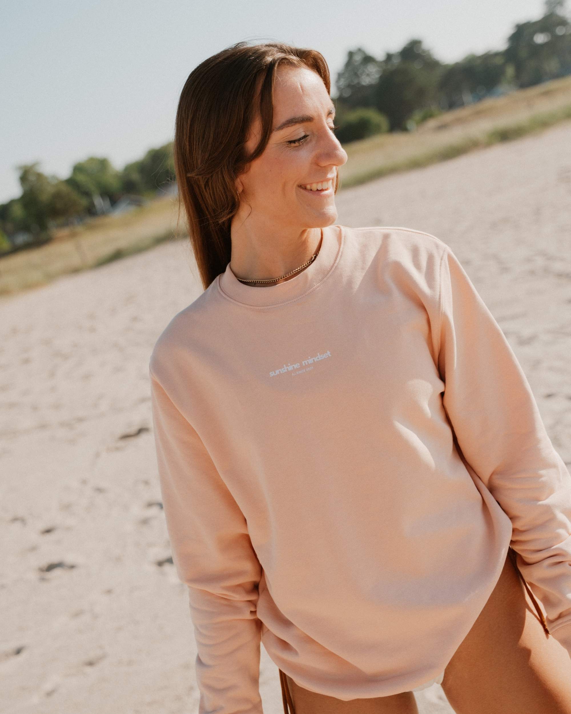 Chase the sunshine - Unisex Pullover aus Bio-Baumwolle