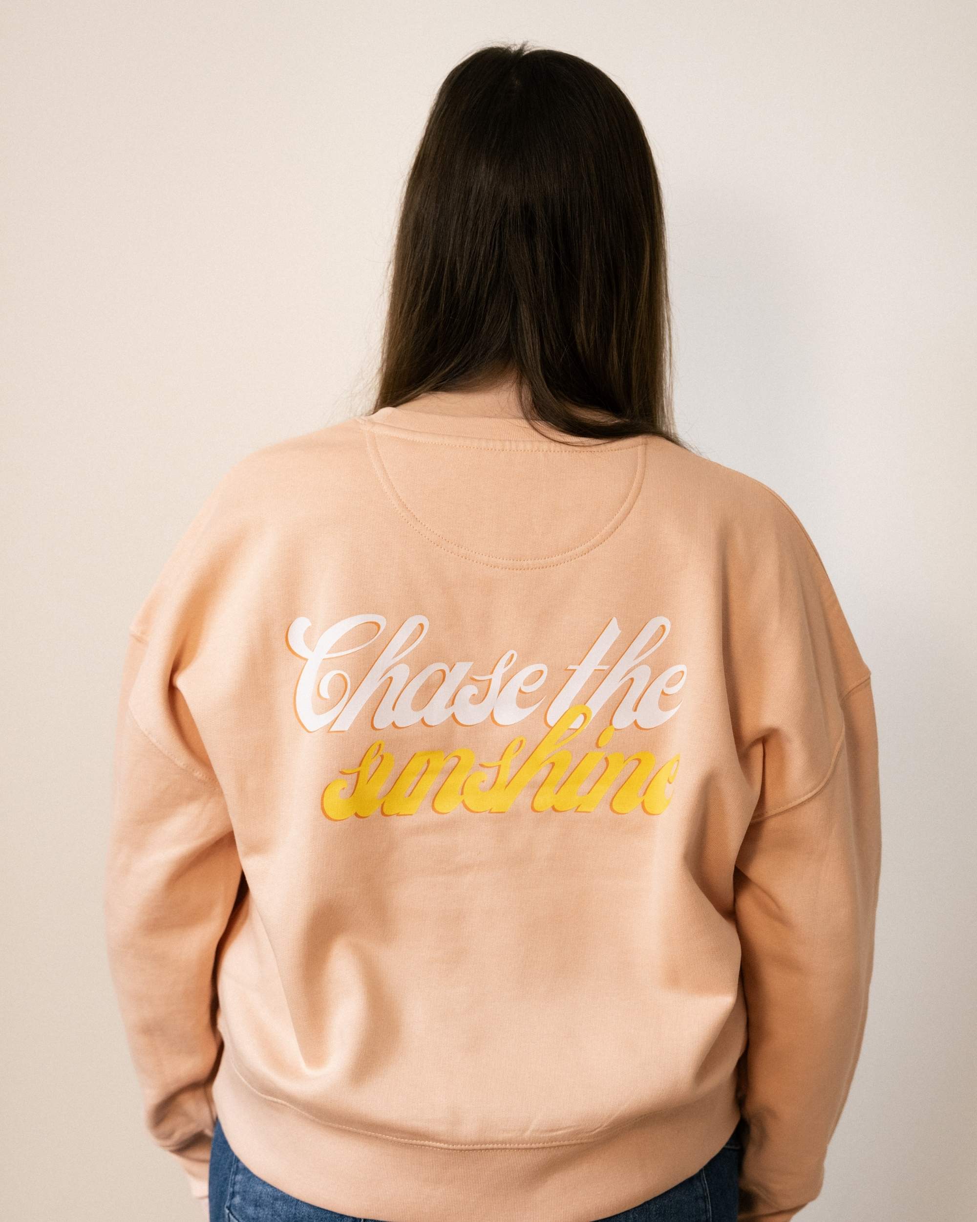 Chase the sunshine - Cropped Crewneck Sweatshirt