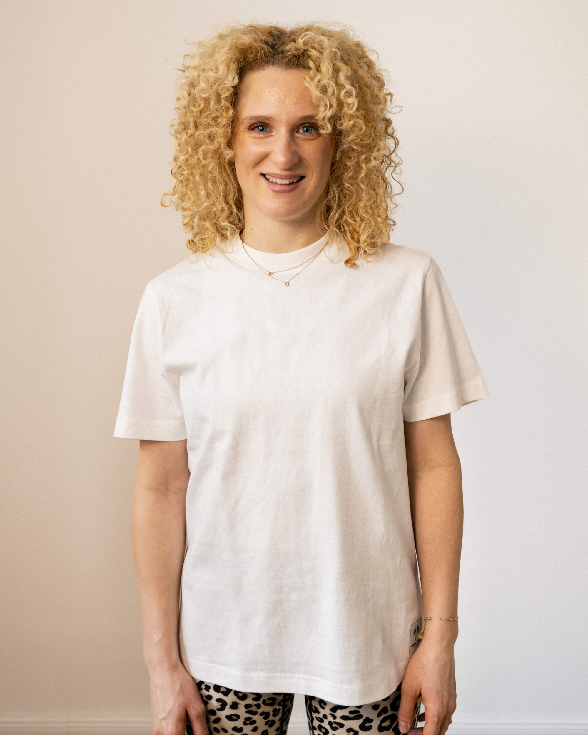 Nachhaltiges T-Shirt mit sunshine mindset Print Rückenmotiv